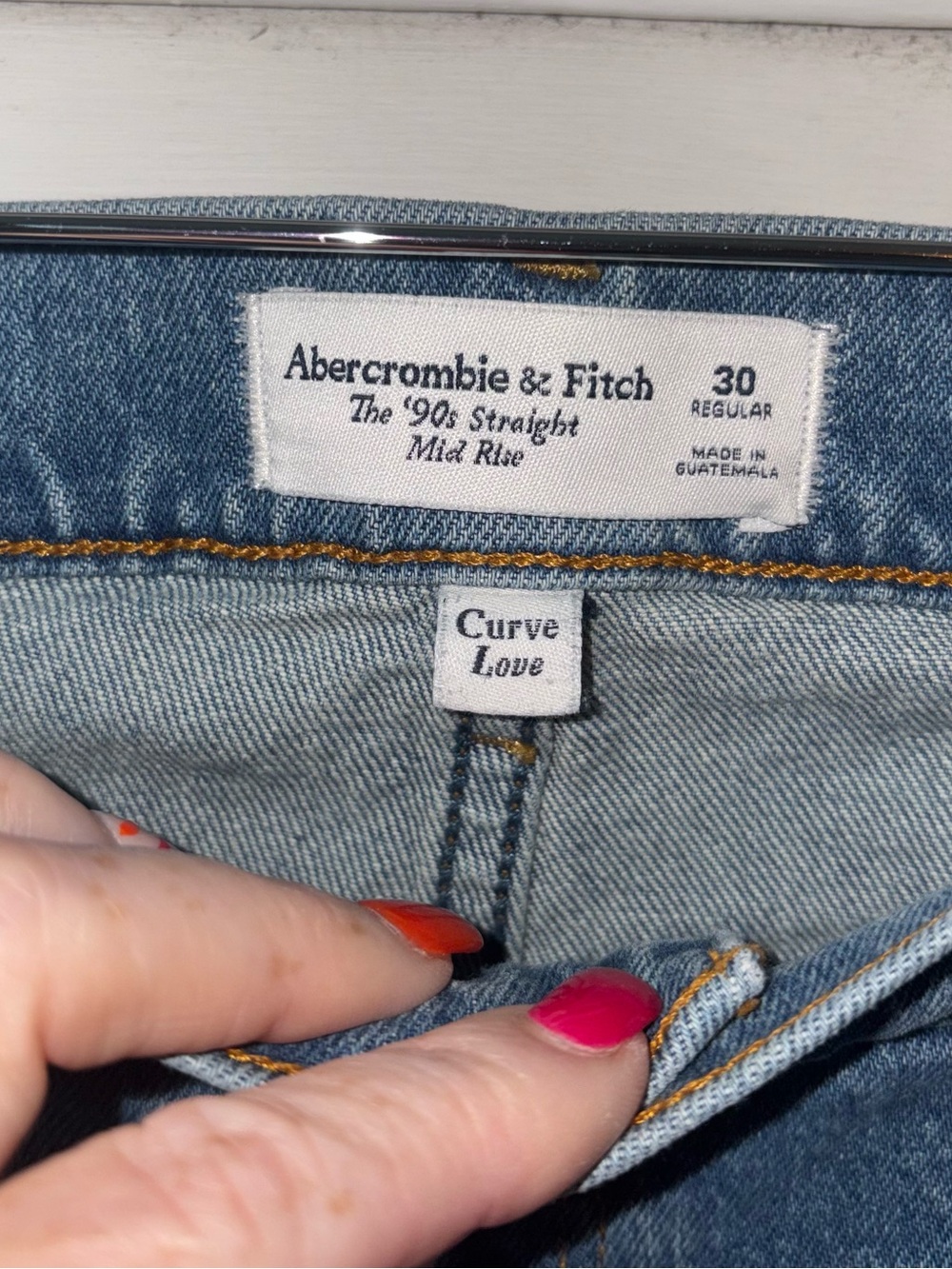 Abercrombie Curve Love 90s Straight Mid Rise Jeans Medium Wash 30 - Picture 3 of 5